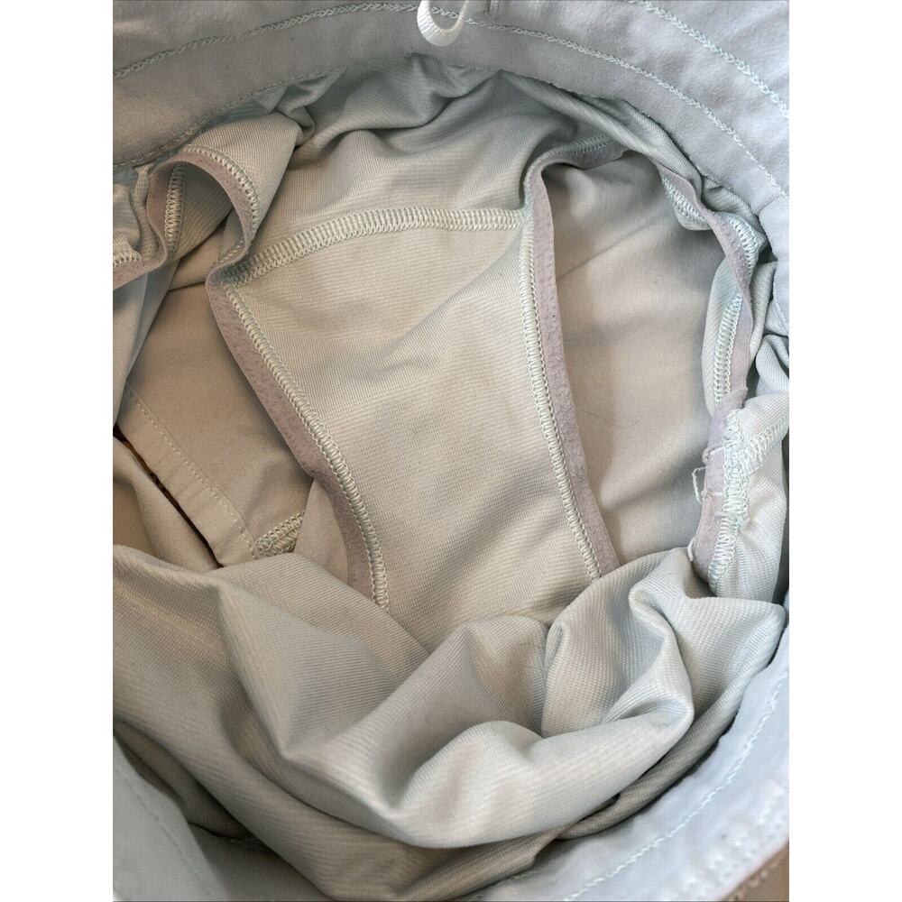 Lululemon Mint Green Shorts Size 6 Lightweight Elastic Zip Pocket Pull On Run - Picture 11 of 11
